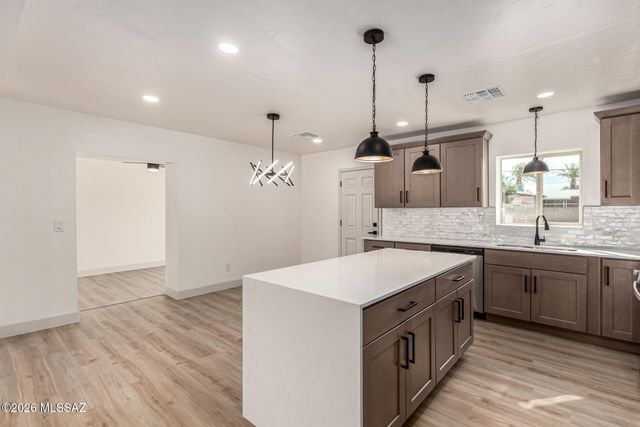 2032 E Florence Drive, Tucson, AZ 85719