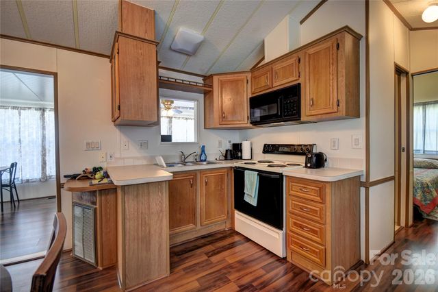 124 Pike Point, Waynesville, NC 28785