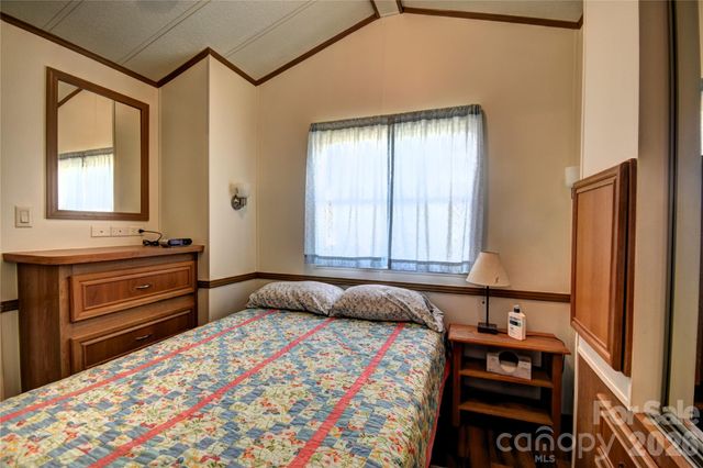 124 Pike Point, Waynesville, NC 28785