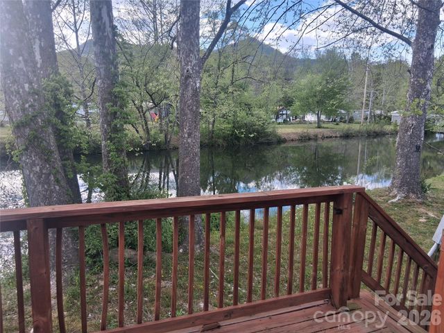 124 Pike Point, Waynesville, NC 28785