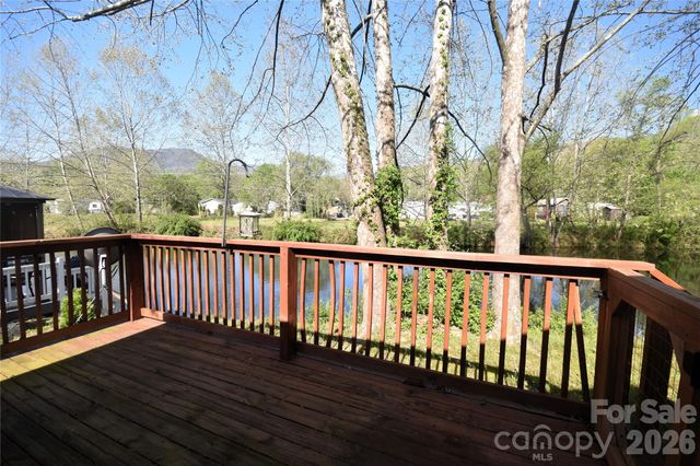 124 Pike Point, Waynesville, NC 28785