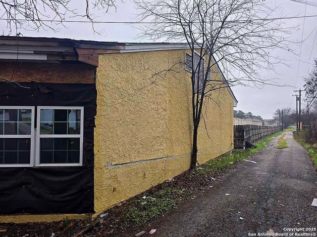 4631 Vance Jackson Rd, San Antonio, TX 78230