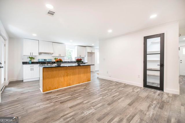 1081 Clay Avenue, Macon, GA 31211