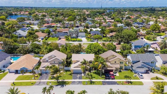9601 SW 9th Ct, Pembroke Pines, FL 33025