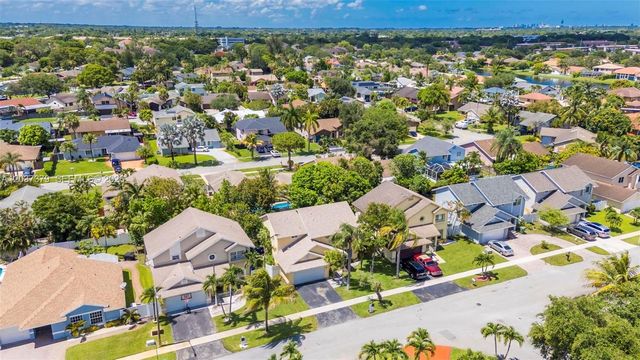 9601 SW 9th Ct, Pembroke Pines, FL 33025