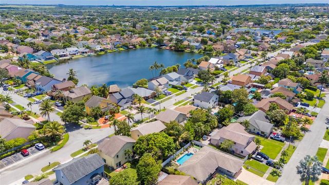 9601 SW 9th Ct, Pembroke Pines, FL 33025