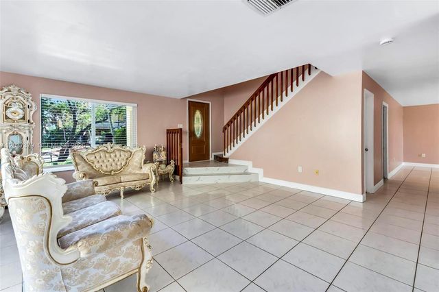 9601 SW 9th Ct, Pembroke Pines, FL 33025