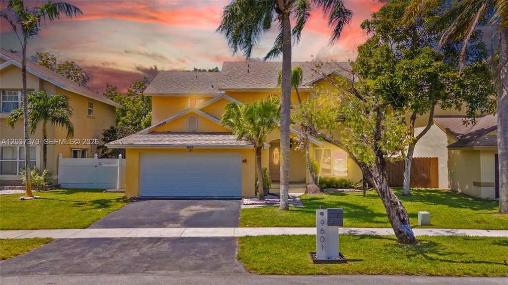 9601 SW 9th Ct, Pembroke Pines, FL 33025