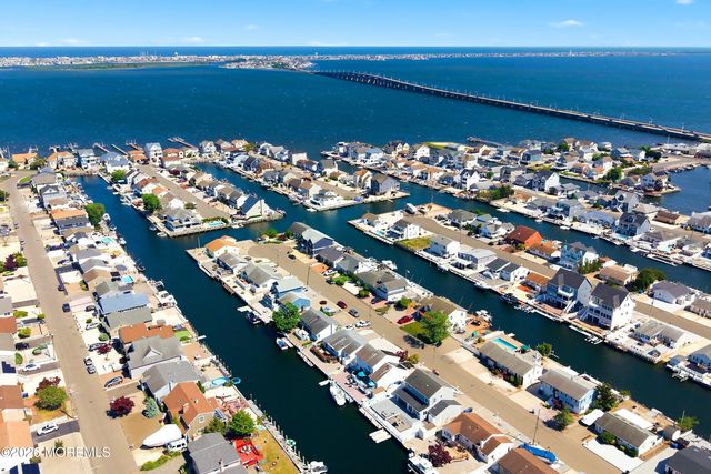 3424 Thistle Avenue, Toms River, NJ 08753