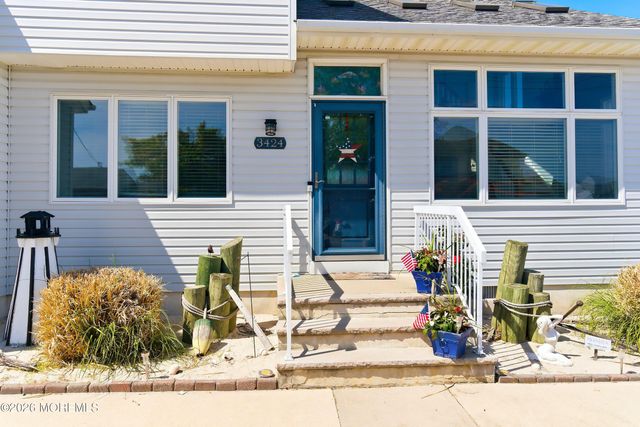 3424 Thistle Avenue, Toms River, NJ 08753