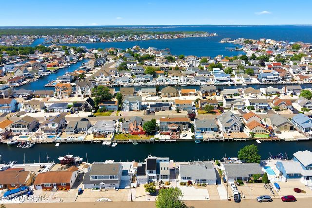 3424 Thistle Avenue, Toms River, NJ 08753