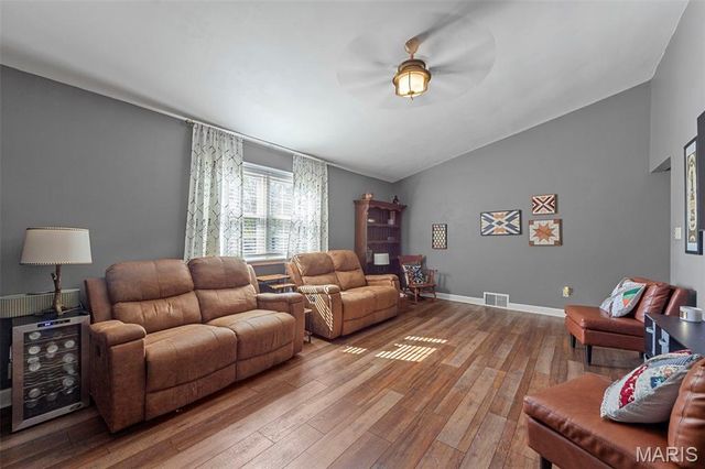 1001 Barberry Lane, Kirkwood, MO 63122