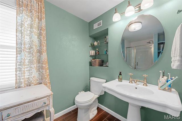 1001 Barberry Lane, Kirkwood, MO 63122