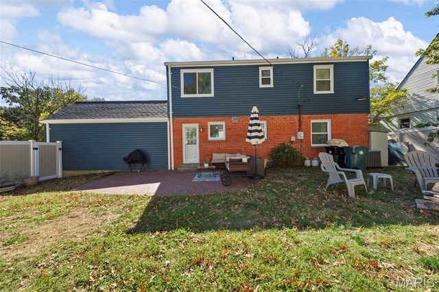 1001 Barberry Lane, Kirkwood, MO 63122