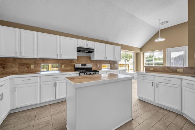 1046 Willersley Lane, Channelview, TX 77530