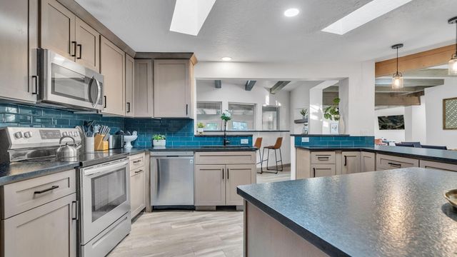 3212 CALLE DE ESTELLA NW, Albuquerque, NM 87104