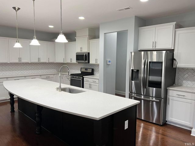 121 Red Bark Court, Apex, NC 27539