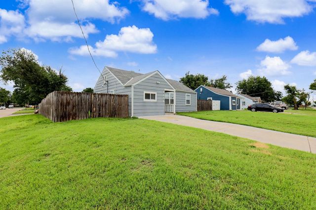 2154 S Seneca St, Wichita, KS 67213