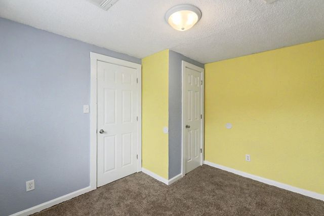 2154 S Seneca St, Wichita, KS 67213