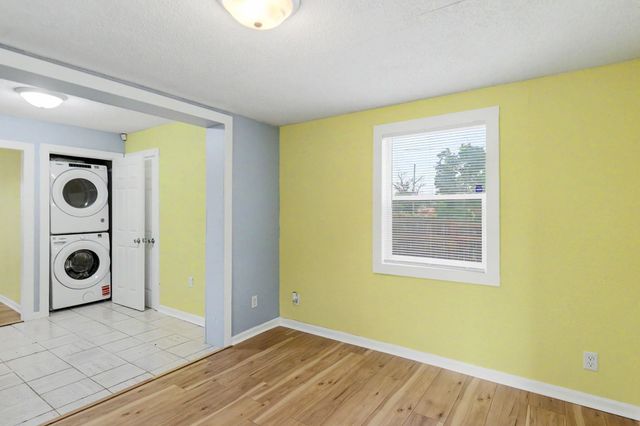 2154 S Seneca St, Wichita, KS 67213