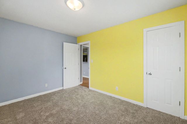 2154 S Seneca St, Wichita, KS 67213