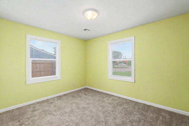 2154 S Seneca St, Wichita, KS 67213