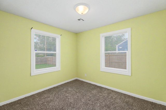 2154 S Seneca St, Wichita, KS 67213
