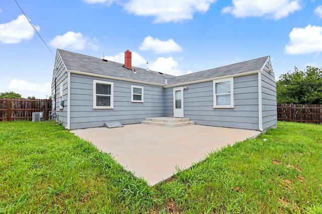 2154 S Seneca St, Wichita, KS 67213