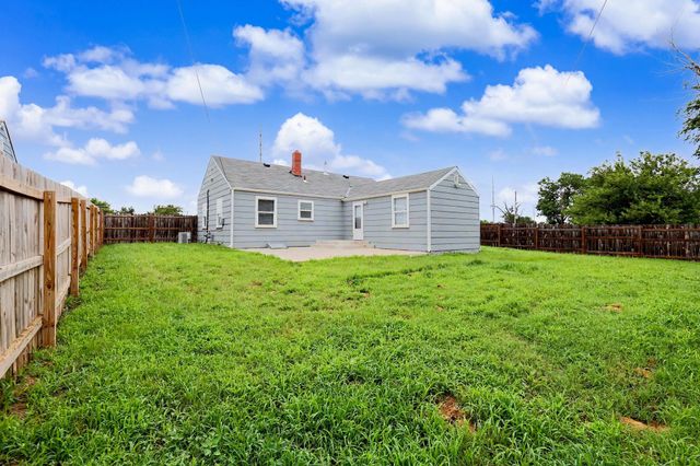 2154 S Seneca St, Wichita, KS 67213
