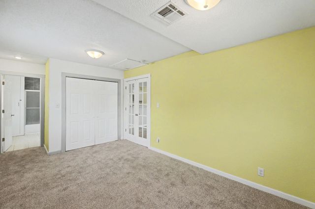 2154 S Seneca St, Wichita, KS 67213