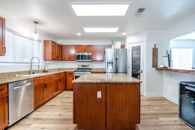 3243 W Sedona Avenue, Visalia, CA 93291