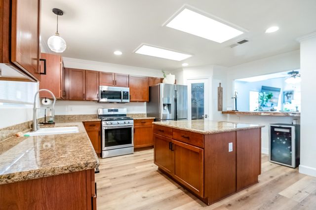 3243 W Sedona Avenue, Visalia, CA 93291