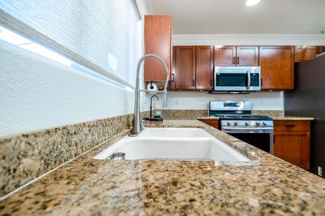 3243 W Sedona Avenue, Visalia, CA 93291