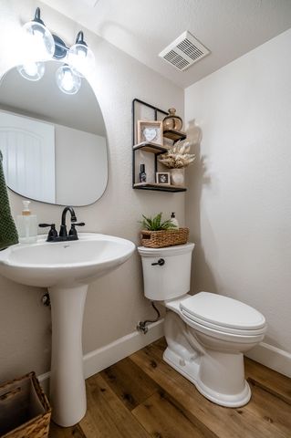 3243 W Sedona Avenue, Visalia, CA 93291