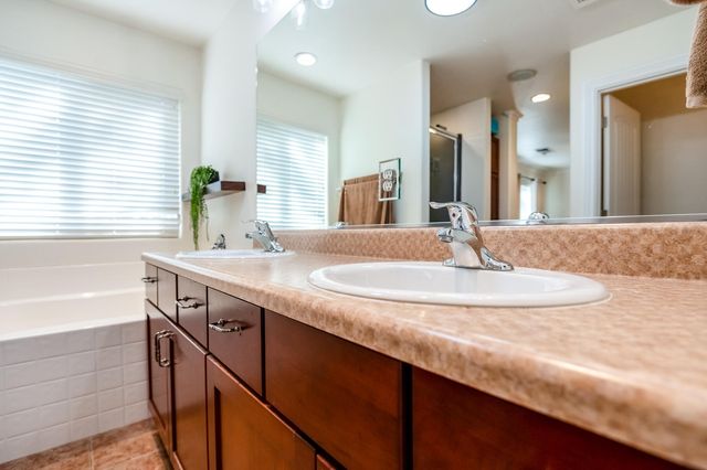 3243 W Sedona Avenue, Visalia, CA 93291