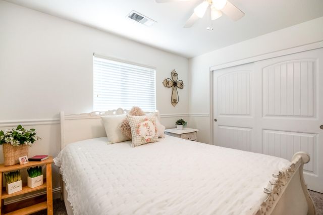 3243 W Sedona Avenue, Visalia, CA 93291