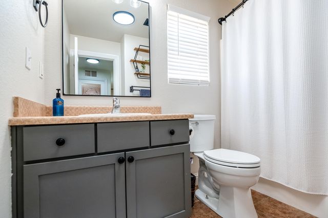 3243 W Sedona Avenue, Visalia, CA 93291