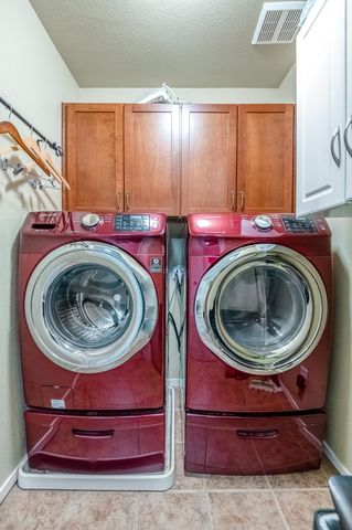 3243 W Sedona Avenue, Visalia, CA 93291