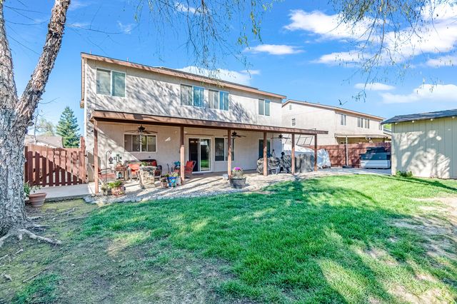 3243 W Sedona Avenue, Visalia, CA 93291