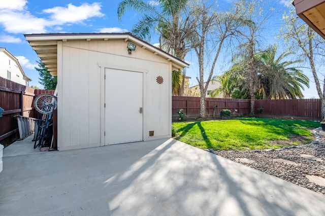 3243 W Sedona Avenue, Visalia, CA 93291