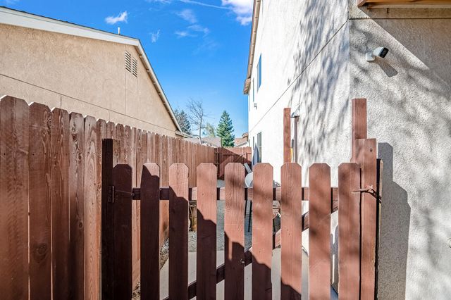 3243 W Sedona Avenue, Visalia, CA 93291