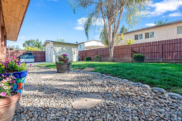 3243 W Sedona Avenue, Visalia, CA 93291