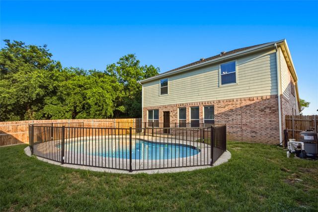 5108 Breeze Hollow Court, Fort Worth, TX 76179