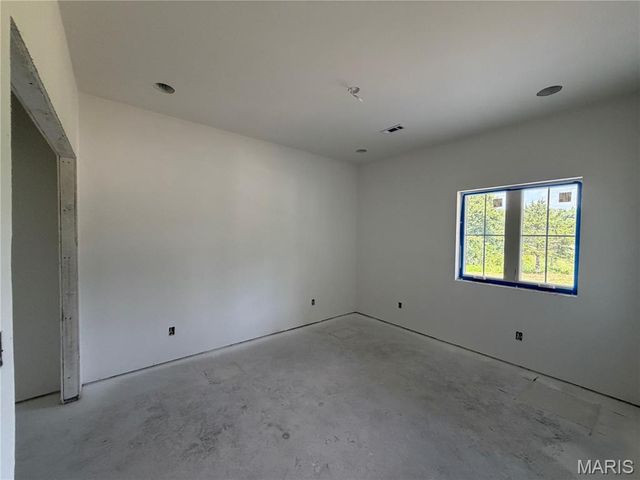 12155 Lakewood Place, New London, MO 63459