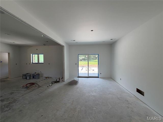 12155 Lakewood Place, New London, MO 63459