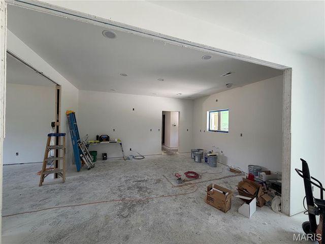 12155 Lakewood Place, New London, MO 63459