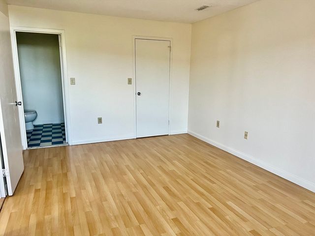 1006 Paradise Road 2P, Swampscott, MA 01907