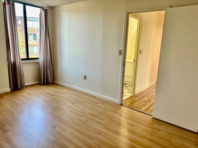 1006 Paradise Road 2P, Swampscott, MA 01907