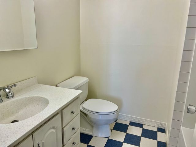 1006 Paradise Road 2P, Swampscott, MA 01907