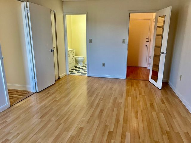 1006 Paradise Road 2P, Swampscott, MA 01907